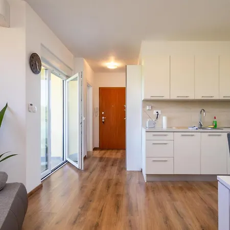 Appartamento Awesome In With Kitchen