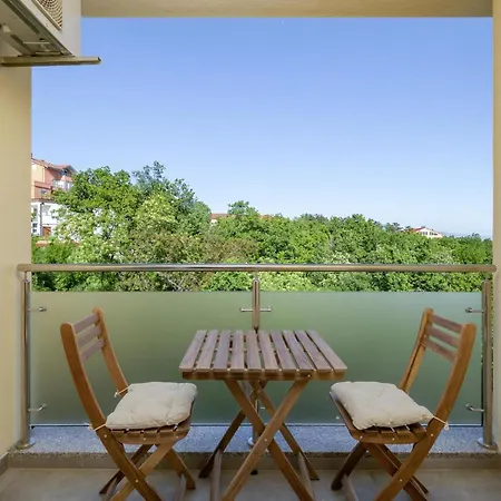 Awesome In With Kitchen Apartment *